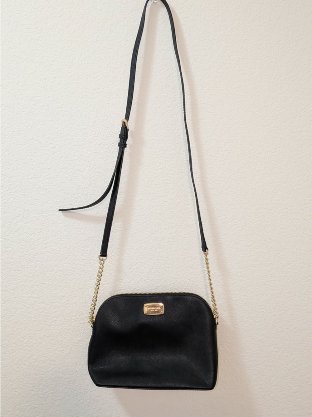 Michael Kors small Cindy Dome Saffiano leather crossbody. EUC